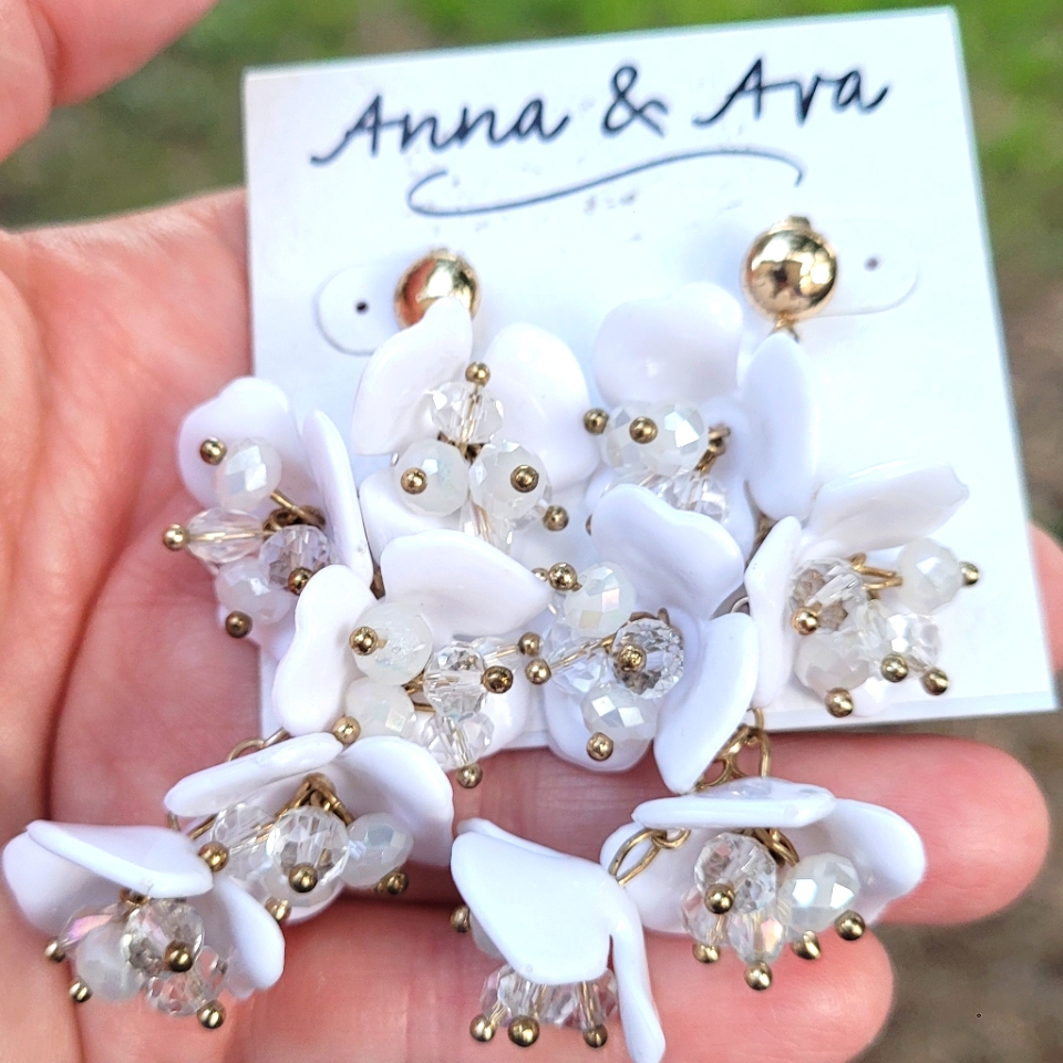 Anna Ava White Flower Post Earrings 30$